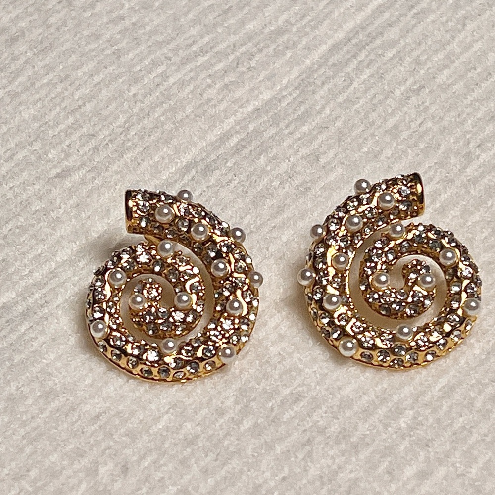 Gold Pearl Swirl Earrings